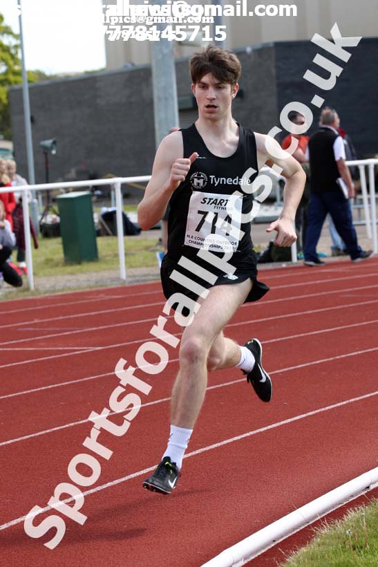 Mens under-17s 800 metres 2019 North Eastern Track and Field Champs., Middlesbrough. Photo:  David T. Hewitson/Sports for All Pics